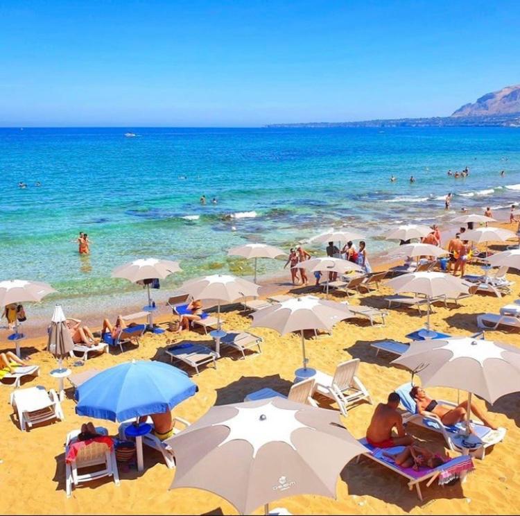 Casa Vacanza Accetta トラッペート エクステリア 写真