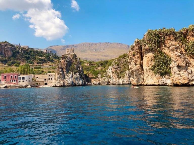 Casa Vacanza Accetta トラッペート エクステリア 写真